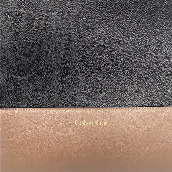 Black and taupe leather cross body bag. - Picture 4 of 7